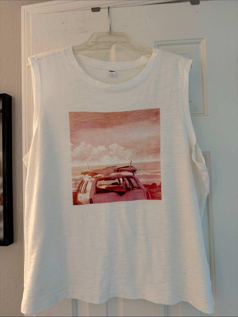 NEW Old Navy White Surfboard Beach Graphic Tank Top